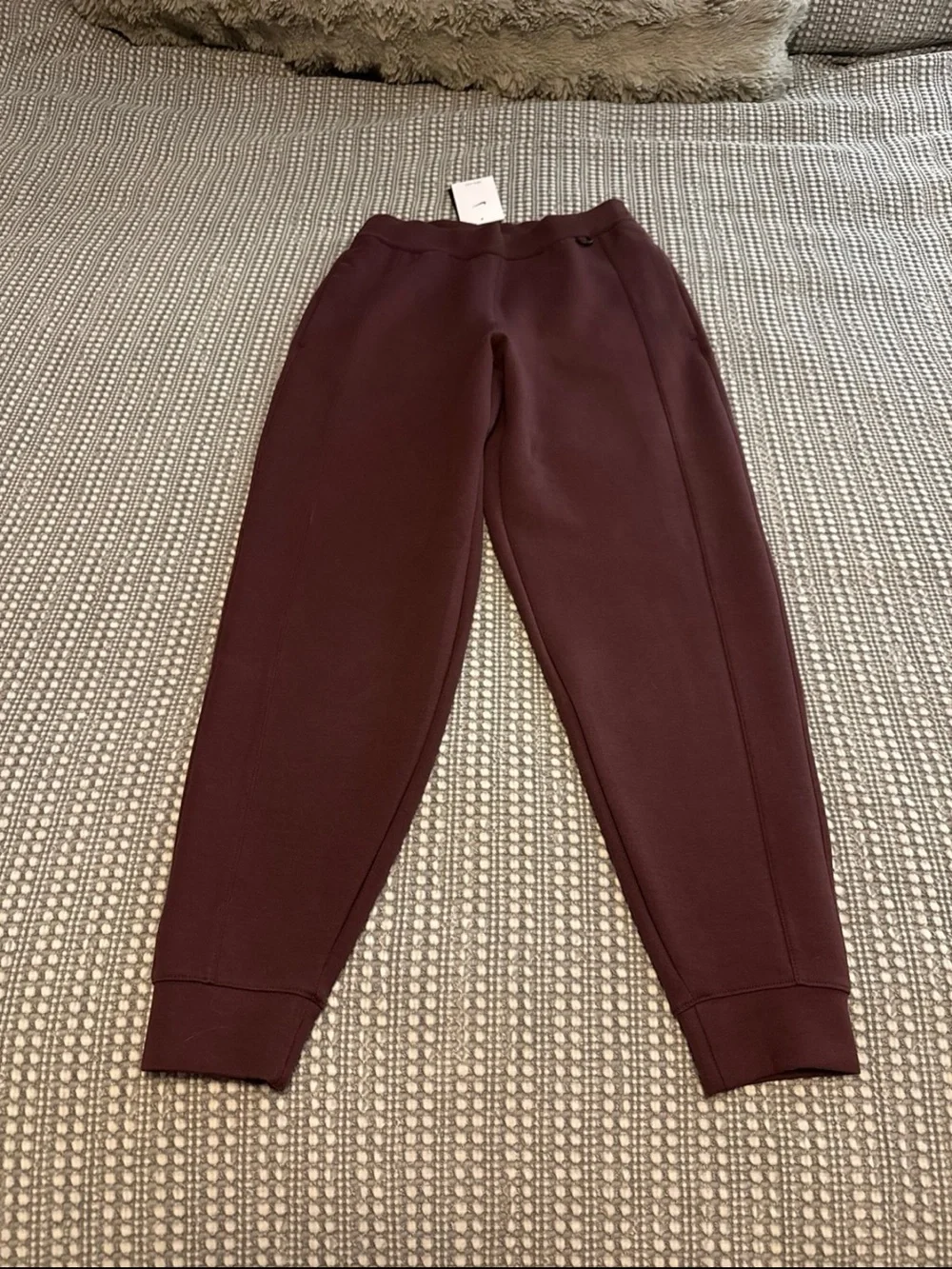 NWT Nike Women's 24.7 ImpossiblySoft Mid-Rise Joggers Sz Small